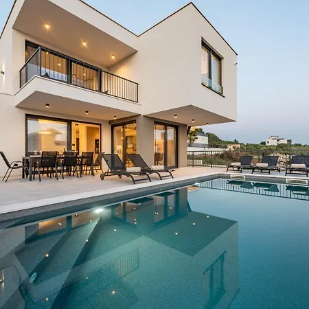 Lukante Zadarvillas *