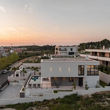 Lukante Zadarvillas Задар